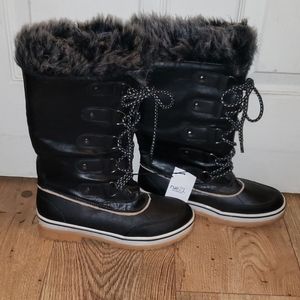 [Rue21] Black Fur Lined Lace Up Boots